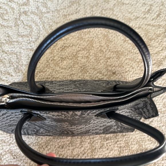 Brand New Michael Kors Tote - Picture 3 of 4